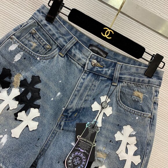 ๐๐ก๐ซ๐จ๐ฆ๐ ๐ก๐๐๐ซ๐ญ Denim Shorts - Picture 3 of 8